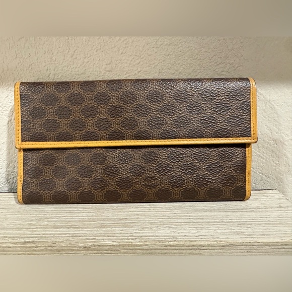 Authentic Celine Vintage Long Wallet. Great Condition - Picture 2 of 14